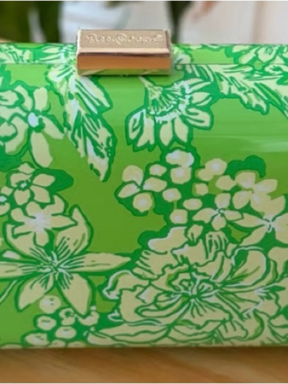 NWT Lilly Pulitzer Clutch It's A Spring Thing in Limeade W/ Gold Shoulder Chain